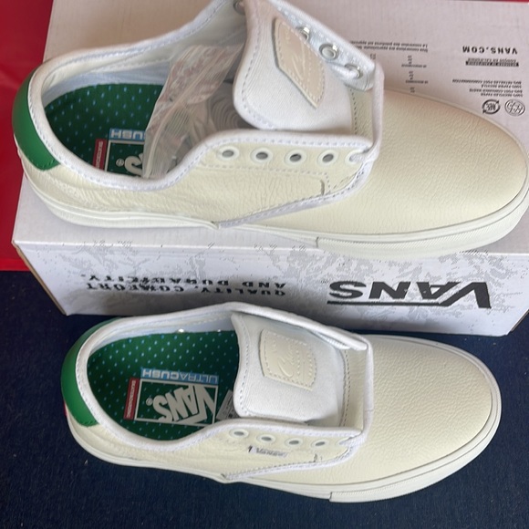 Vans Chima Ferguson
(Sport Vtg) White/Green
VNOA5JIH9BL.
WMNS sneakers - Picture 3 of 16